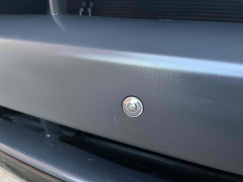 Land Rover 3.0 D300 MHEV HSE SUV 5dr Diesel Auto 4WD Euro 6 (s/s) (300 ps)