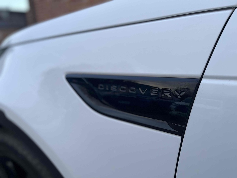 Land Rover 3.0 D300 MHEV HSE SUV 5dr Diesel Auto 4WD Euro 6 (s/s) (300 ps)