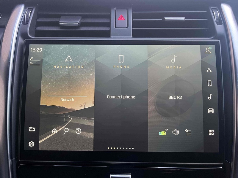 Land Rover 3.0 D300 MHEV HSE SUV 5dr Diesel Auto 4WD Euro 6 (s/s) (300 ps)