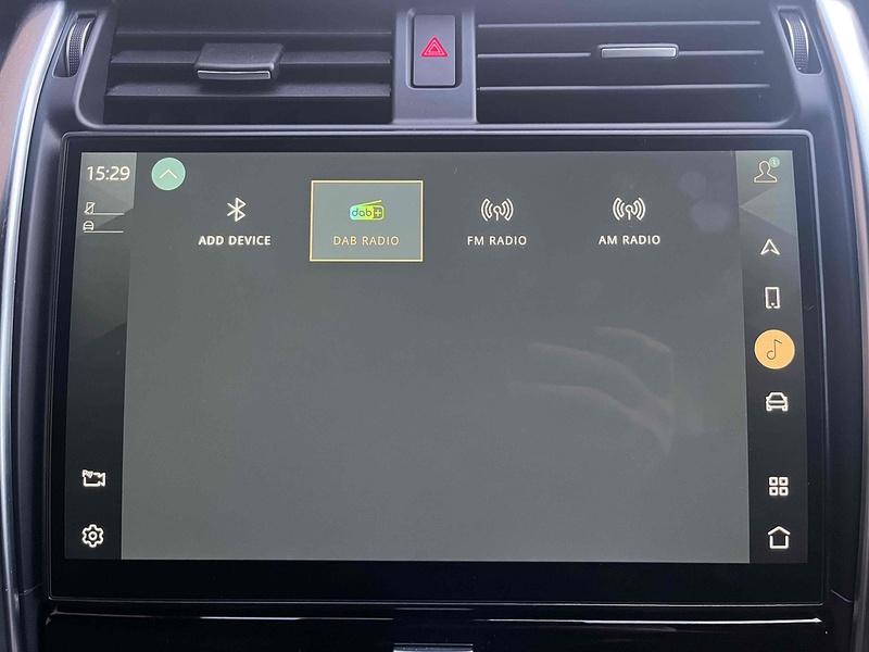 Land Rover 3.0 D300 MHEV HSE SUV 5dr Diesel Auto 4WD Euro 6 (s/s) (300 ps)