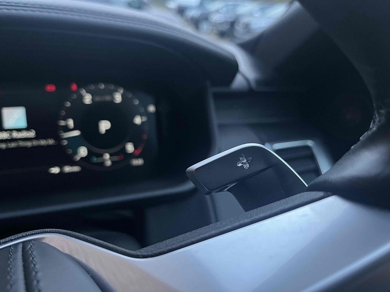 Land Rover 3.0 D300 MHEV HSE SUV 5dr Diesel Auto 4WD Euro 6 (s/s) (300 ps)