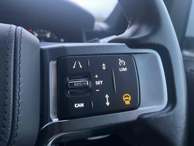 Land Rover 3.0 D300 MHEV HSE SUV 5dr Diesel Auto 4WD Euro 6 (s/s) (300 ps)