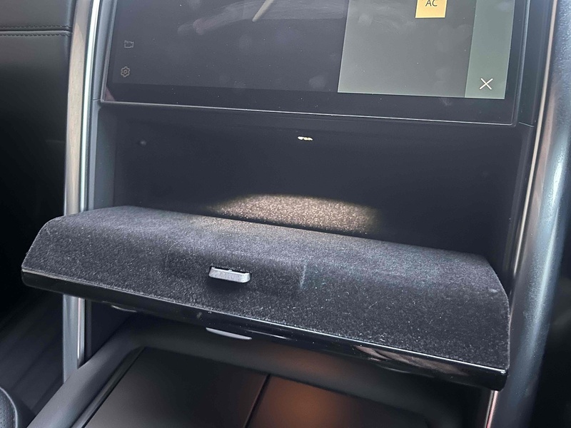 Land Rover 3.0 D300 MHEV HSE SUV 5dr Diesel Auto 4WD Euro 6 (s/s) (300 ps)