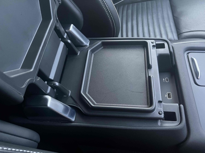 Land Rover 3.0 D300 MHEV HSE SUV 5dr Diesel Auto 4WD Euro 6 (s/s) (300 ps)