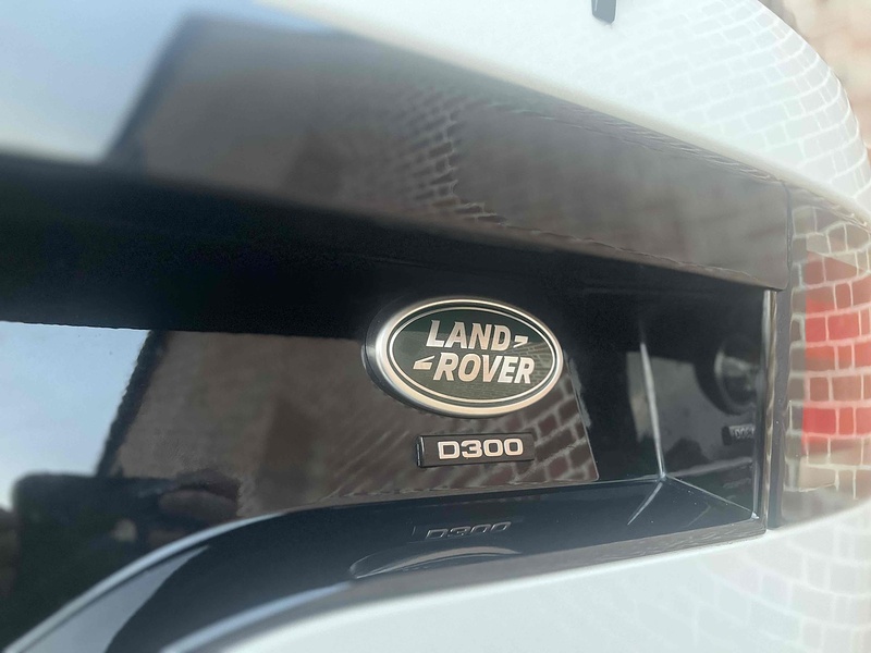 Land Rover 3.0 D300 MHEV HSE SUV 5dr Diesel Auto 4WD Euro 6 (s/s) (300 ps)