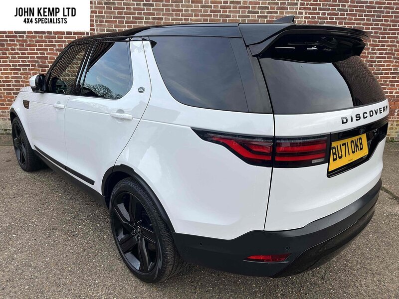 Land Rover 3.0 D300 MHEV HSE SUV 5dr Diesel Auto 4WD Euro 6 (s/s) (300 ps)