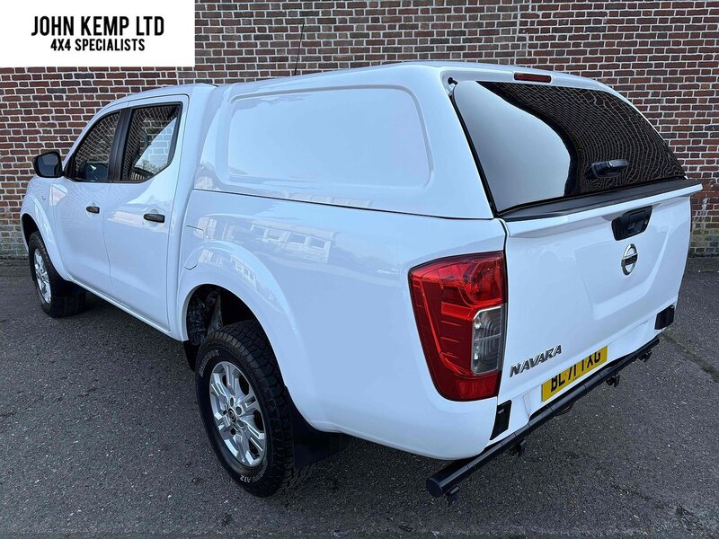 Nissan 2.3 dCi Acenta Pickup Double Cab 4dr Diesel Manual 4WD Euro 6 (s/s) (163 ps)