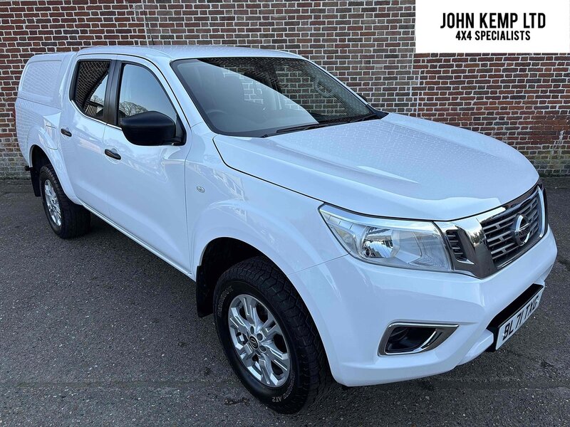 Nissan 2.3 dCi Acenta Pickup Double Cab 4dr Diesel Manual 4WD Euro 6 (s/s) (163 ps)