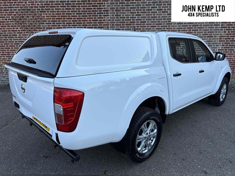 Nissan 2.3 dCi Acenta Pickup Double Cab 4dr Diesel Manual 4WD Euro 6 (s/s) (163 ps)
