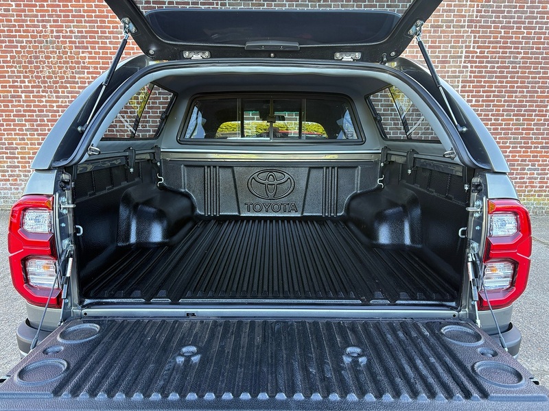 Toyota Invincible X MHEV 4WD Auto 2.8 4dr Pickup Automatic Diesel