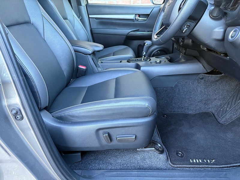 Toyota Invincible X MHEV 4WD Auto 2.8 4dr Pickup Automatic Diesel