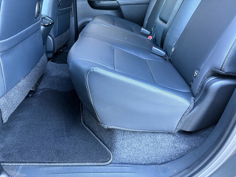 Toyota Invincible X MHEV 4WD Auto 2.8 4dr Pickup Automatic Diesel