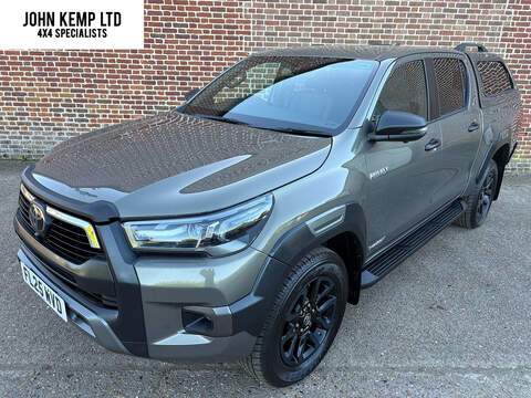 Invincible X MHEV 4WD Auto 2.8 4dr Pickup Automatic Diesel