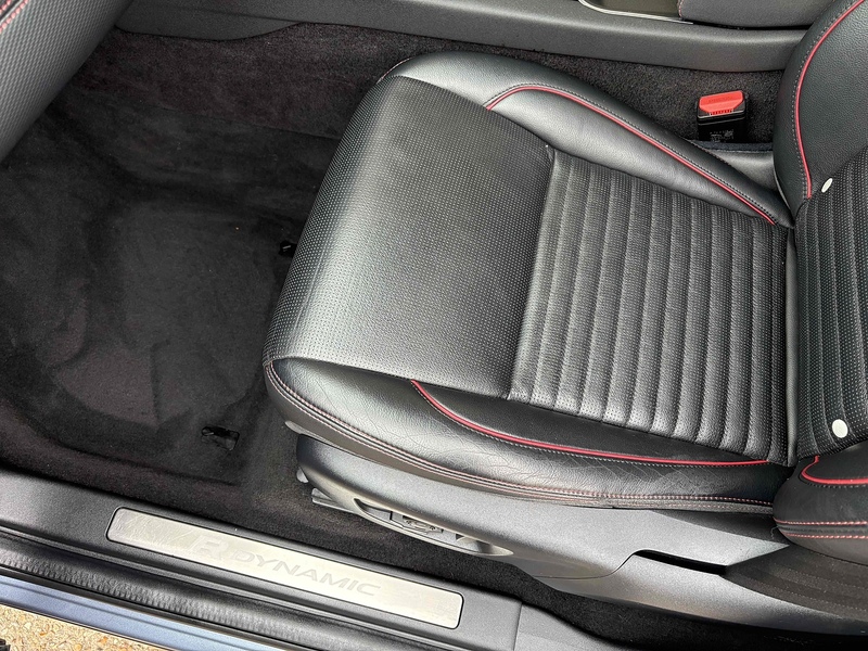 Land Rover 2.0 D180 MHEV R-Dynamic SE SUV 5dr Diesel Auto 4WD Euro 6 (s/s) (180 ps)