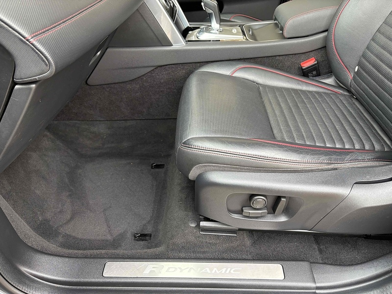 Land Rover 2.0 D180 MHEV R-Dynamic SE SUV 5dr Diesel Auto 4WD Euro 6 (s/s) (180 ps)