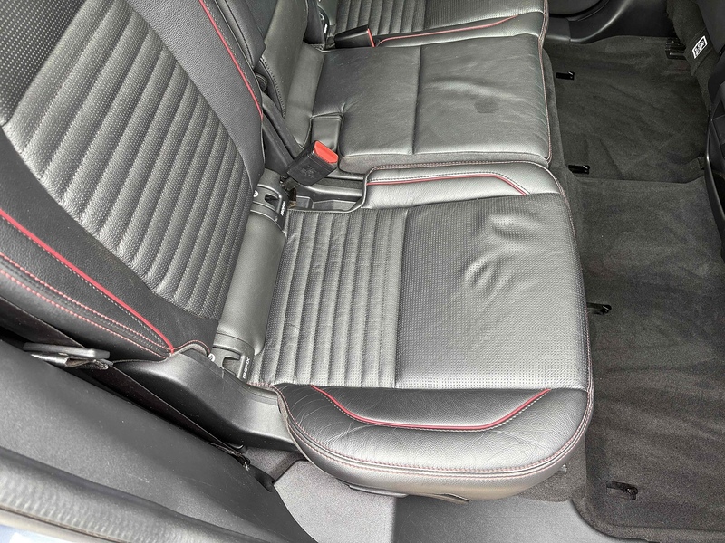 Land Rover 2.0 D180 MHEV R-Dynamic SE SUV 5dr Diesel Auto 4WD Euro 6 (s/s) (180 ps)