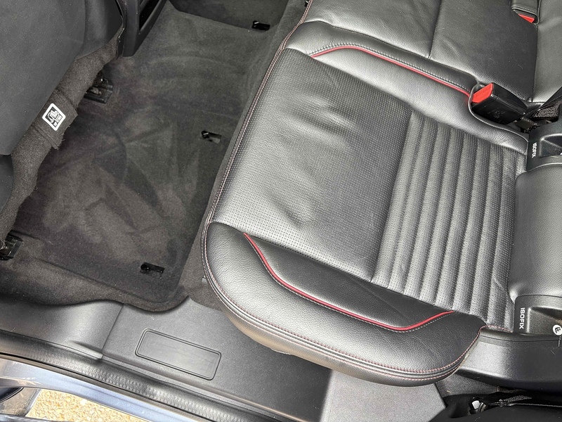 Land Rover 2.0 D180 MHEV R-Dynamic SE SUV 5dr Diesel Auto 4WD Euro 6 (s/s) (180 ps)