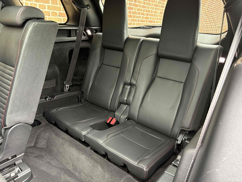 Land Rover 2.0 D180 MHEV R-Dynamic SE SUV 5dr Diesel Auto 4WD Euro 6 (s/s) (180 ps)