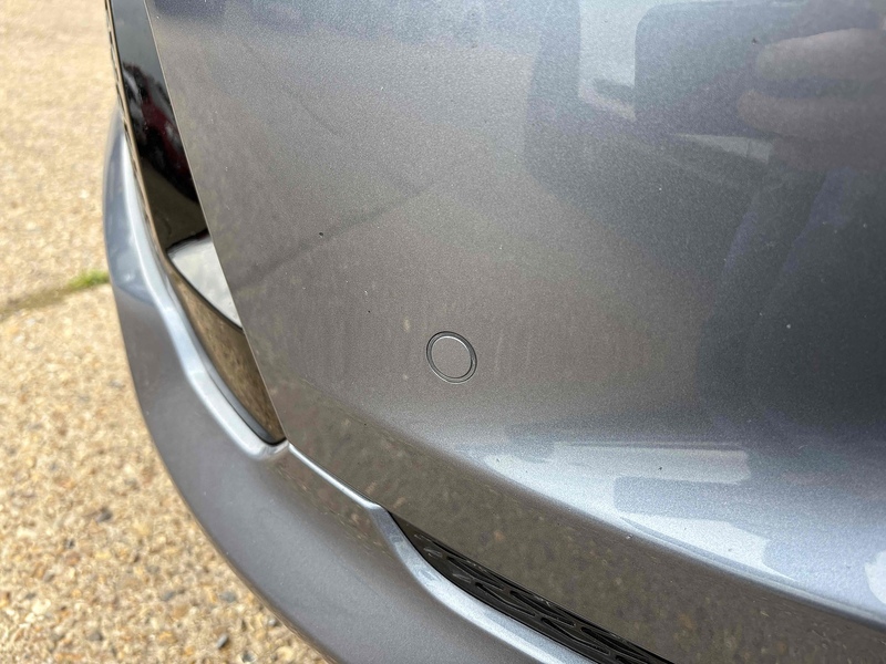 Land Rover 2.0 D180 MHEV R-Dynamic SE SUV 5dr Diesel Auto 4WD Euro 6 (s/s) (180 ps)