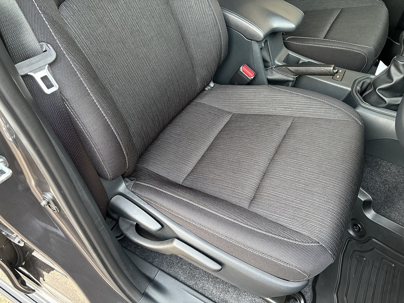 Toyota Active 4Wd D-4D Dcb 2.8 4dr Pick Up Manual Diesel