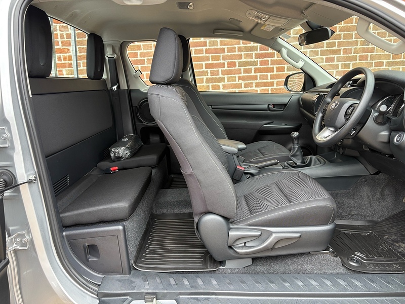 Toyota Active 4Wd D-4D Extra Cab 2.8 4dr Pick Up Manual Diesel