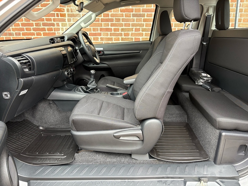 Toyota Active 4Wd D-4D Extra Cab 2.8 4dr Pick Up Manual Diesel