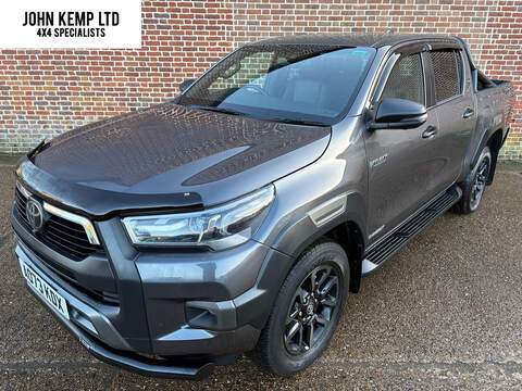 2.8 D-4D Invincible X Pickup Double Cab 4dr Diesel Auto 4WD Euro 6 (s/s) (204 ps)