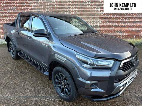 2.8 D-4D Invincible X Pickup Double Cab 4dr Diesel Auto 4WD Euro 6 (s/s) (204 ps)