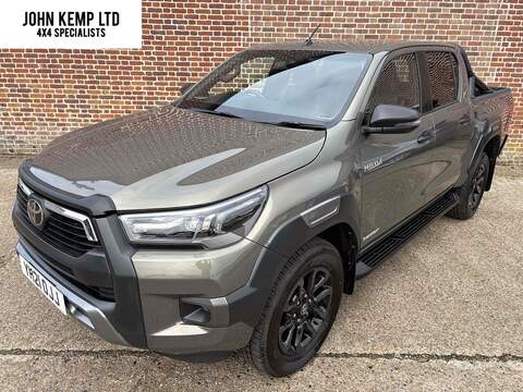 2.8 D-4D Invincible X Pickup Double Cab 4dr Diesel Auto 4WD Euro 6 (s/s) (204 ps)