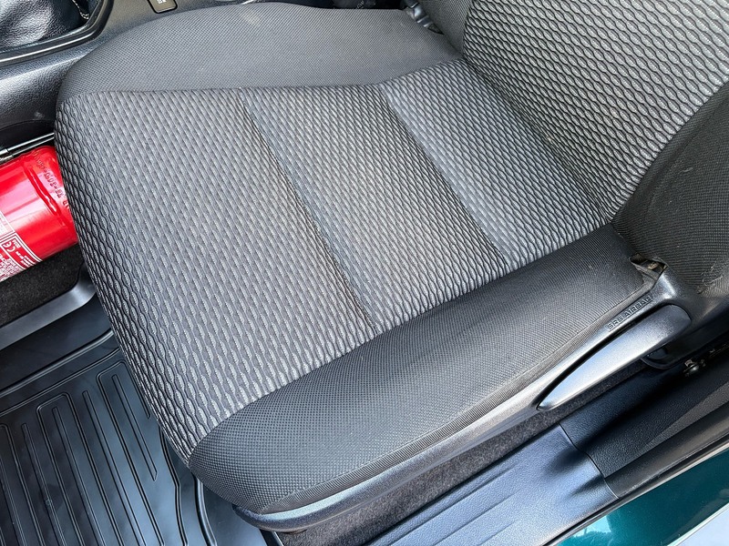 Toyota 2.4 D-4D Active Pickup Double Cab 4dr Diesel Manual 4WD Euro 6 (3.5t) (150 ps)