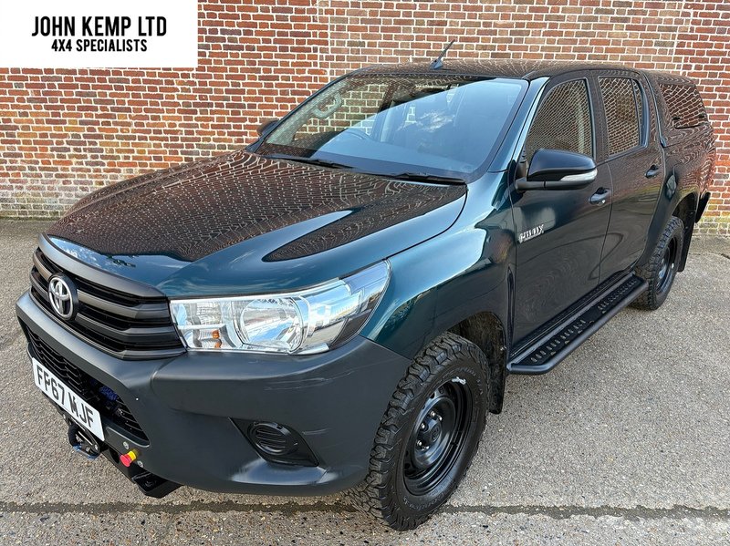 Toyota 2.4 D-4D Active Pickup Double Cab 4dr Diesel Manual 4WD Euro 6 (3.5t) (150 ps)