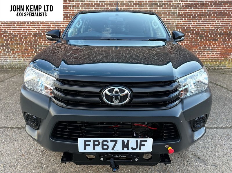 Toyota 2.4 D-4D Active Pickup Double Cab 4dr Diesel Manual 4WD Euro 6 (3.5t) (150 ps)