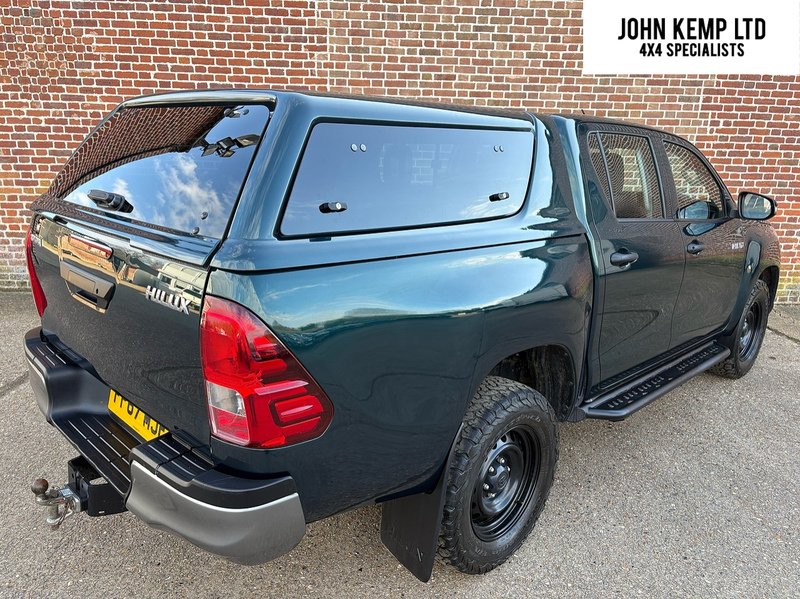 Toyota 2.4 D-4D Active Pickup Double Cab 4dr Diesel Manual 4WD Euro 6 (3.5t) (150 ps)
