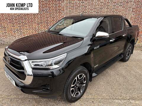 2.4 D-4D Invincible Pickup Double Cab 4dr Diesel Auto 4WD Euro 6 (s/s) (150 ps)