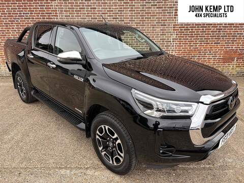 2.4 D-4D Invincible Pickup Double Cab 4dr Diesel Auto 4WD Euro 6 (s/s) (150 ps)