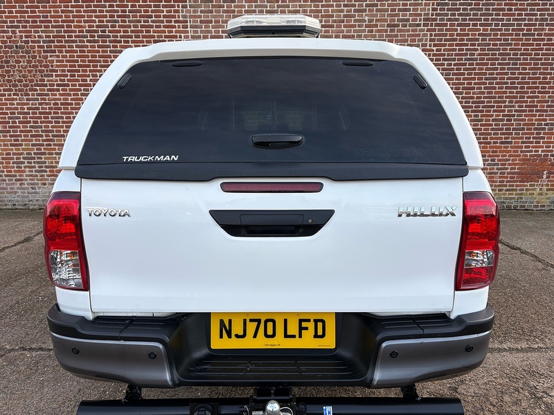 Toyota 2.4 D-4D Active Pickup Double Cab 4dr Diesel Manual 4WD Euro 6 (s/s) (150 ps)