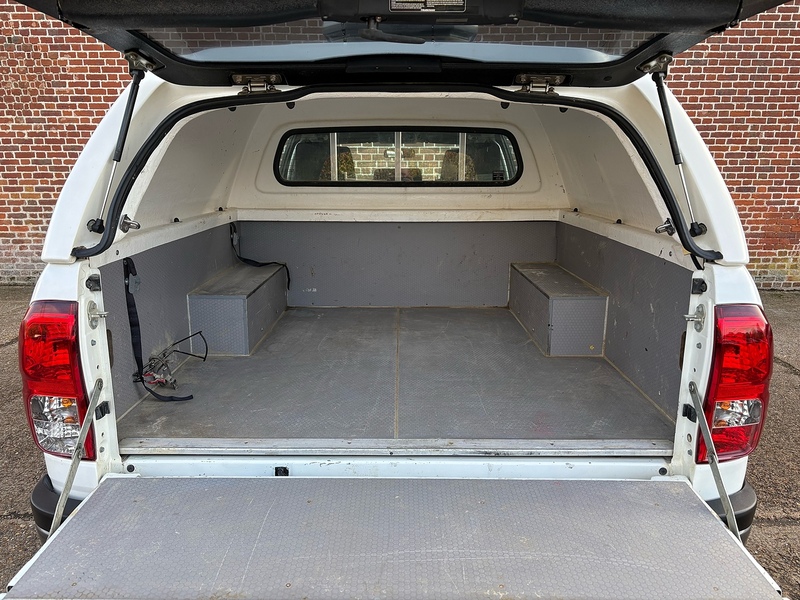 Toyota 2.4 D-4D Active Pickup Double Cab 4dr Diesel Manual 4WD Euro 6 (s/s) (150 ps)