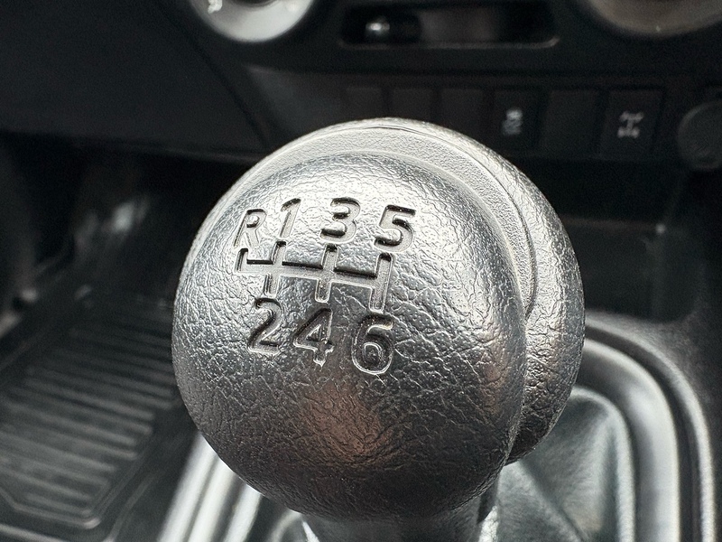 Toyota 2.4 D-4D Active Pickup Double Cab 4dr Diesel Manual 4WD Euro 6 (s/s) (150 ps)