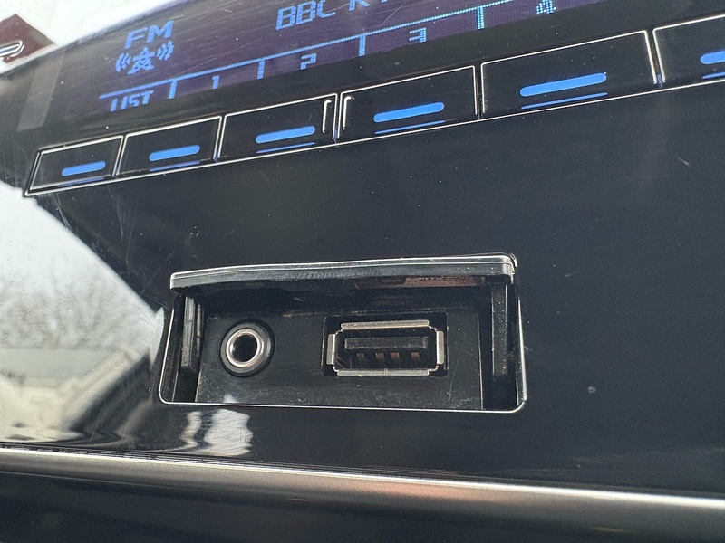 Toyota 2.4 D-4D Active Pickup Double Cab 4dr Diesel Manual 4WD Euro 6 (s/s) (150 ps)