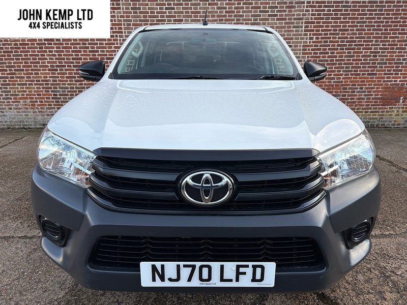 Toyota 2.4 D-4D Active Pickup Double Cab 4dr Diesel Manual 4WD Euro 6 (s/s) (150 ps)