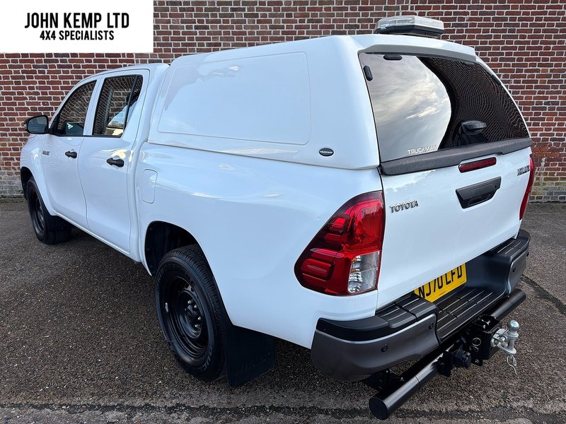 Toyota 2.4 D-4D Active Pickup Double Cab 4dr Diesel Manual 4WD Euro 6 (s/s) (150 ps)