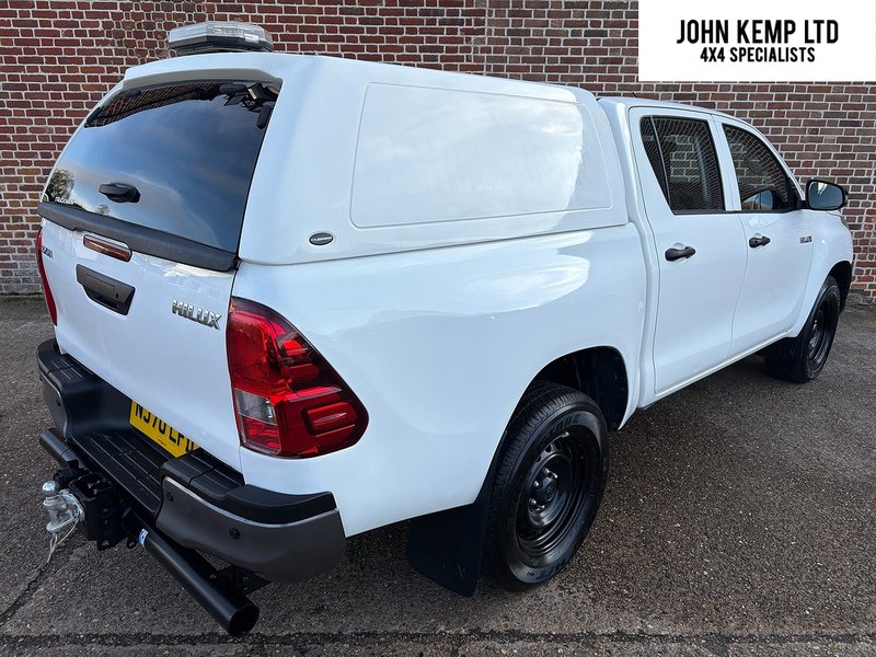 Toyota 2.4 D-4D Active Pickup Double Cab 4dr Diesel Manual 4WD Euro 6 (s/s) (150 ps)