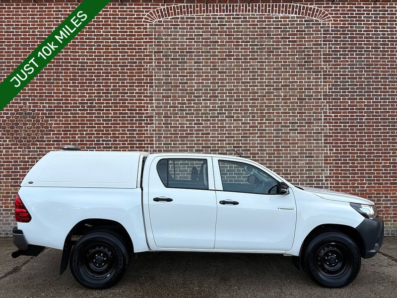 Toyota 2.4 D-4D Active Pickup Double Cab 4dr Diesel Manual 4WD Euro 6 (s/s) (150 ps)