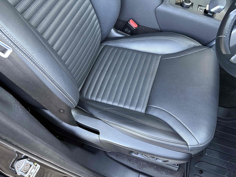 Land Rover 3.0 D300 MHEV SE SUV 5dr Diesel Auto 4WD Euro 6 (s/s) (300 ps)