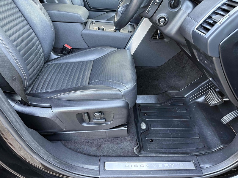 Land Rover 3.0 D300 MHEV SE SUV 5dr Diesel Auto 4WD Euro 6 (s/s) (300 ps)