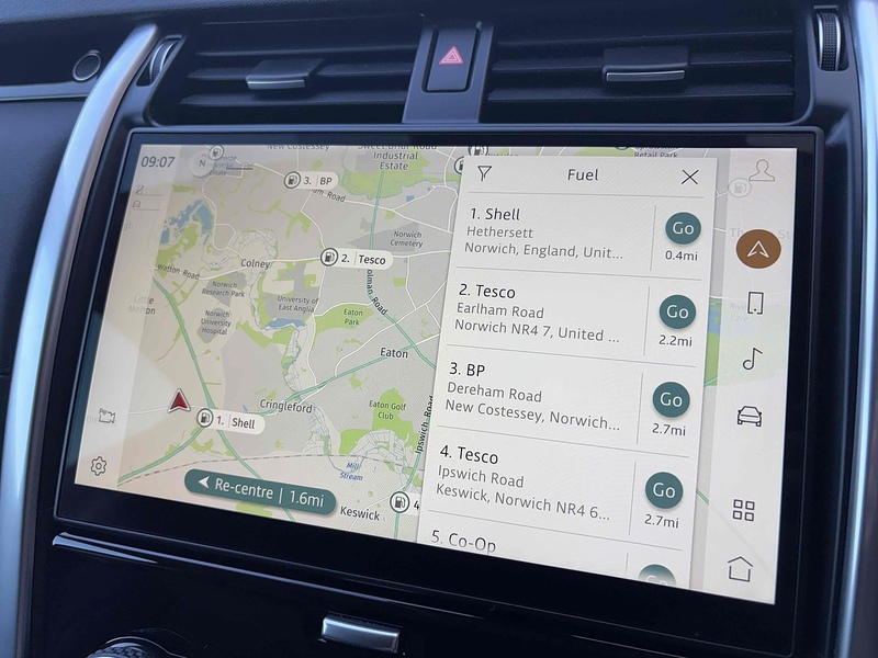 Land Rover 3.0 D300 MHEV SE SUV 5dr Diesel Auto 4WD Euro 6 (s/s) (300 ps)