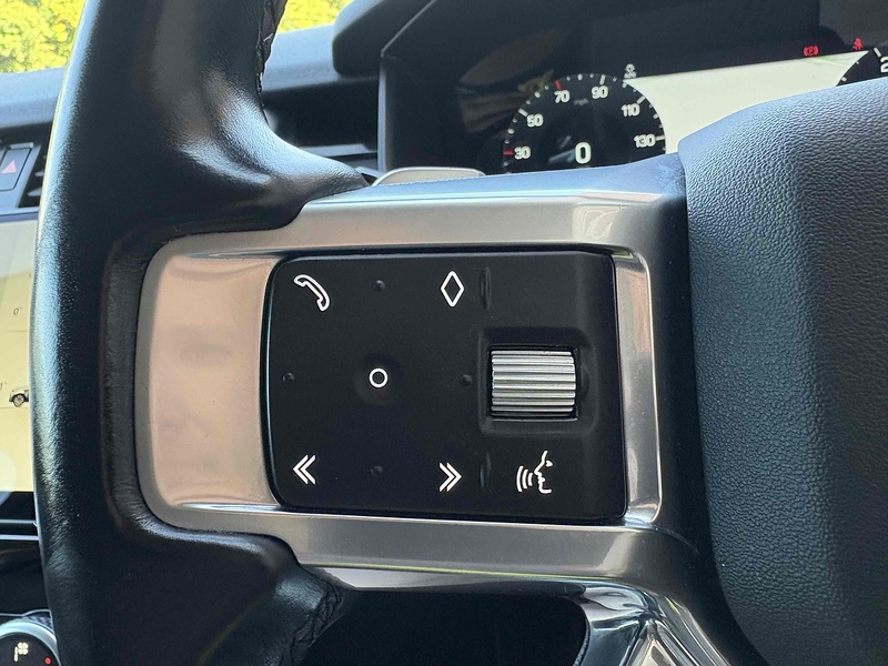 Land Rover 3.0 D300 MHEV SE SUV 5dr Diesel Auto 4WD Euro 6 (s/s) (300 ps)