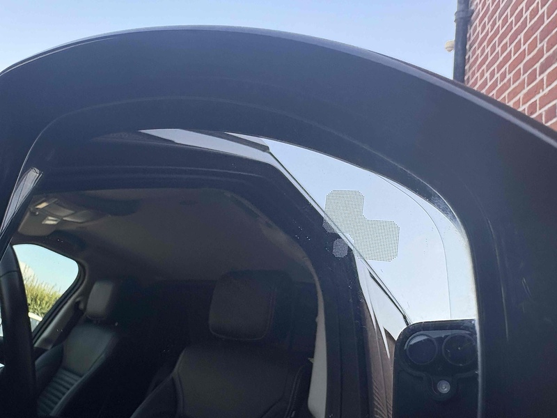 Land Rover 3.0 D300 MHEV SE SUV 5dr Diesel Auto 4WD Euro 6 (s/s) (300 ps)