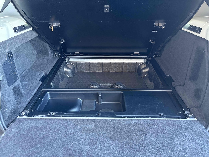 Land Rover 3.0 D300 MHEV SE SUV 5dr Diesel Auto 4WD Euro 6 (s/s) (300 ps)