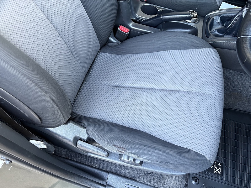 Mitsubishi 2.4 DI-D DC 4Life Pickup Double Cab 4dr Diesel Manual 4WD Euro 6 (s/s) (154 ps)